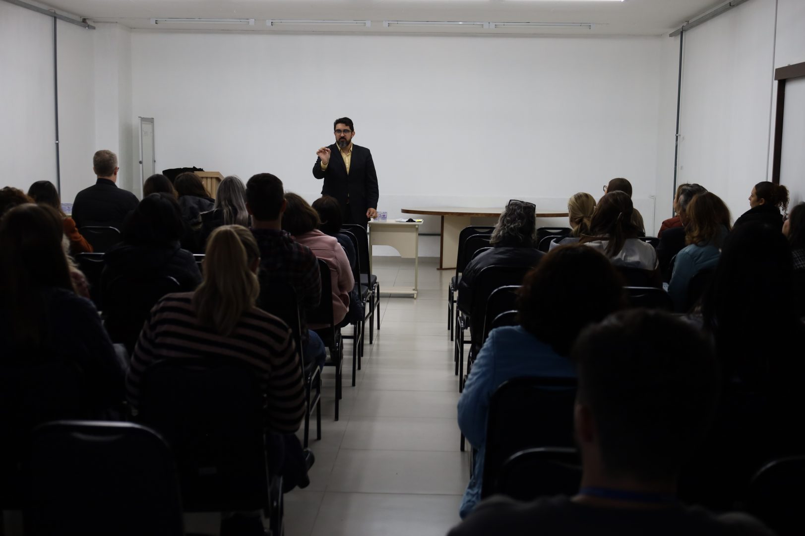 Segunda edição de palestra sobre liderança e mediação de conflitos capacita servidores municipais em Guarapuava