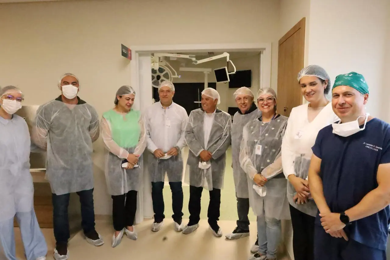 Prefeito Celso Góes participa de evento que marca início das cirurgias oncológicas no Hospital do Câncer em Guarapuava 