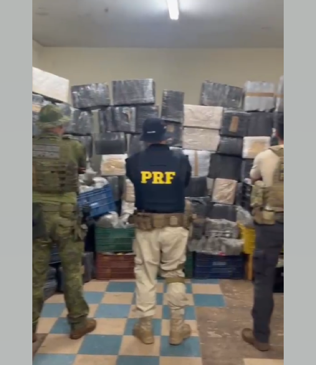 Ficco/PR apreende mais de 2,5 toneladas de maconha em caminhão e motorista é preso em Guarapuava 